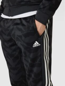 ADIDAS SPORTSWEAR Sweatpants Mit Label-Details Modell 'TIRO' - Schwarz -Herrenbekleidung Angebote 65336cq59cqkgeai6p63cj2i89654iq8916kalii691k2ia374r46ca461556kimakq3gjpl91756li88p3m2chjccom6d9hcpij2c9kchhm8o9o74rj4e1i6tj3co9j6sr66p0