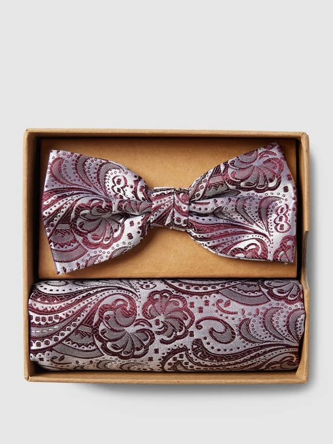 Prince Bowtie Fliege Und Einstecktuch Im Set Mit Allover-Muster - Bordeaux Rot 1 Prince Bowtie Fliege Und Einstecktuch Im Set Mit Allover-Muster - Bordeaux Rot