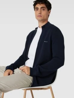 Gant Strickjacke Mit Label-Stitching Modell 'PIQUE' - Marineblau 7 Gant Strickjacke Mit Label-Stitching Modell 'PIQUE' - Marineblau -Herrenbekleidung Angebote 6p3l4d9oa4p56did8da52hib9t2kejpjad44oi1h8l956l1o64o3aiaj9h73gh276l7kkhak99956e2j68o36cpn6dj66d9j74rjcdhk71hj2o9m70r3epho74pm8dpl6lj68d0