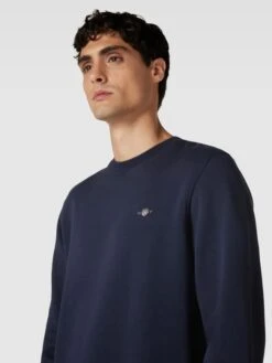 Gant Regular Fit Sweatshirt Mit Label-Stitching Modell 'SHIELD' - Marineblau -Herrenbekleidung Angebote 6t84shq18p44mgq39p252eac8grkejafa0pj4h2aad7jeiigal750ca96l5k6hqm6584ujiga9a58gpial3mcopjc4qmcchhccrjgp9k6tim2o9i6cs3ad9n70q32p1mckq3goo