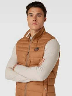 Christian Berg Men Steppweste Mit Label-Patch - Haselnuss Braun -Herrenbekleidung Angebote 8914ggqa89952ka69dajahqga0o48d21a8s44iic9or5acq19oq4ck2f8koj0ia4al734dai9l83ic2aako3iohjc4oj8or4clhm8o9k6hh64oj568o32or66so6ae3375hm4do