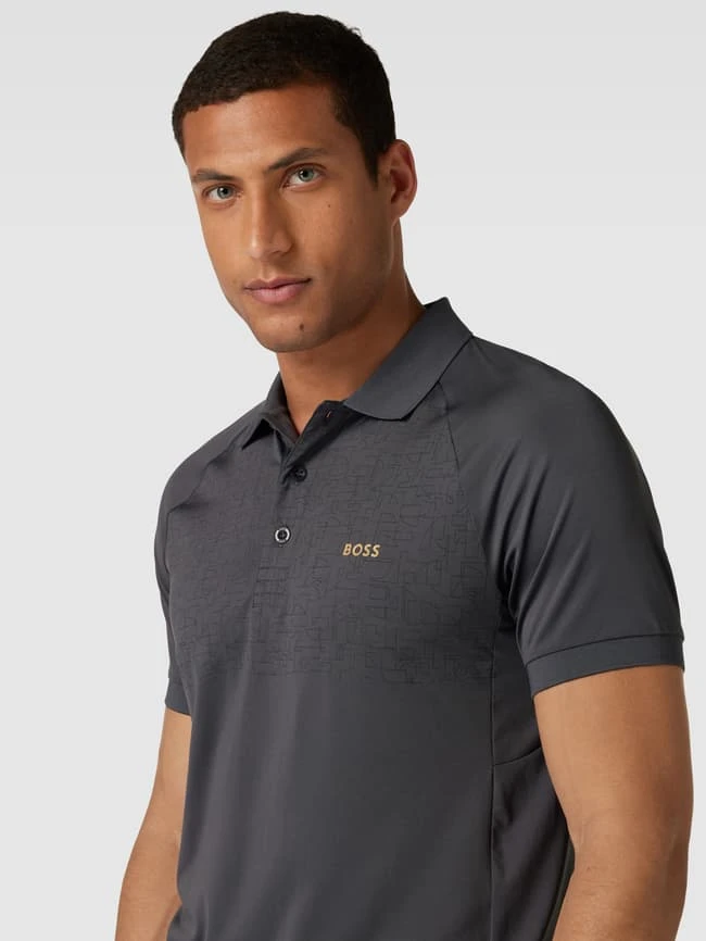 BOSS Green Slim Fit Stretch Poloshirt Mit Label-Detail Modell 'Pauletech' - Graphit 3 BOSS Green Slim Fit Stretch Poloshirt Mit Label-Detail Modell 'Pauletech' - Graphit – Bild 3