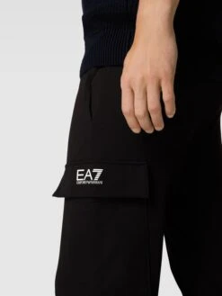 EA7 Emporio Armani Sweatpants Mit Label-Print - Schwarz 7 EA7 Emporio Armani Sweatpants Mit Label-Print - Schwarz -Herrenbekleidung Angebote 8pb5ck9l9db36h2j6h134jhma90j4khj98s3ghajakq56kima9akghic74q4sk1nad2l8h2i94s3gjq3693jap9mcgr62cb16tj30d1k74o3ge9j70rj2chm6cr3ec3568rjedg