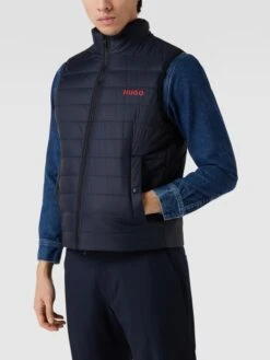 HUGO Steppweste Mit Label-Print Modell 'Bentino' - Marineblau 8 HUGO Steppweste Mit Label-Print Modell 'Bentino' - Marineblau -Herrenbekleidung Angebote 8t4kmj2i85852chp6lakqiid6h94qdiaad954jai64q4qja5a1b48dpj8l1jee2j8h9kqham856kel278d3jgcpgckqj0oj664rmad1k60r64e9kccqj0ob2c5hm6p9nc9hjeco