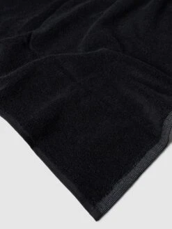 HUGO Handtuch Mit Label-Detail - Schwarz -Herrenbekleidung Angebote 951k2cqha1alaghl6spk6jikap7kmdq39oskukhn6p24uh2m84pjadaaa97kmjpn7534cd2a959kui2lad3mccb570q3eoj369h66c9kcoo3ie326gp3edpjc9j3cc316th6ap8