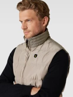 Wellensteyn Steppweste Mit Label-Applikation Modell 'SNOWDOME' - Sand -Herrenbekleidung Angebote 952kclifaop3ii9p8d5jcdqd653k6ghg8kpk6dqhagr36li58p1j4iih8564eha9adakqgqb8colciala53m8ohp68o3cchnckrm8ohk6ksjeo9gcorjap1pccpj6cpi64sj6dg