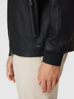 BOSS Lederjacke Aus Lammleder Mit Label-Detail Modell 'Montago' - Schwarz -Herrenbekleidung Angebote 958j0l1g61132ja89tb4mlie896jeh25a1656d2l9krkeha5ad9kkipl9l8jcl1p9564od26al8jgh2k9ko32cb26lhm6cpo68s34e1k6kr30e33c9j3gor4ccqjachlcdh38p8