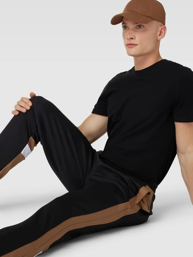 BOSS Sweatpants Mit Galonstreifen Modell 'Lamont' - Schwarz 3 BOSS Sweatpants Mit Galonstreifen Modell 'Lamont' - Schwarz – Bild 3
