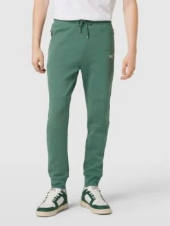 BALR. Sweatpants Mit Label-Applikation Modell 'Classic' - Grün -Herrenbekleidung Angebote 9d73gc21a8sk6cqgap63cii6919l8dik6opkujqh6d0jgc289p944c9n892kighgaoq4uki66p248hhi693m4pj3chh32dpgc8r64opk61h3ie346oojce1ic4p64dj460qmap0