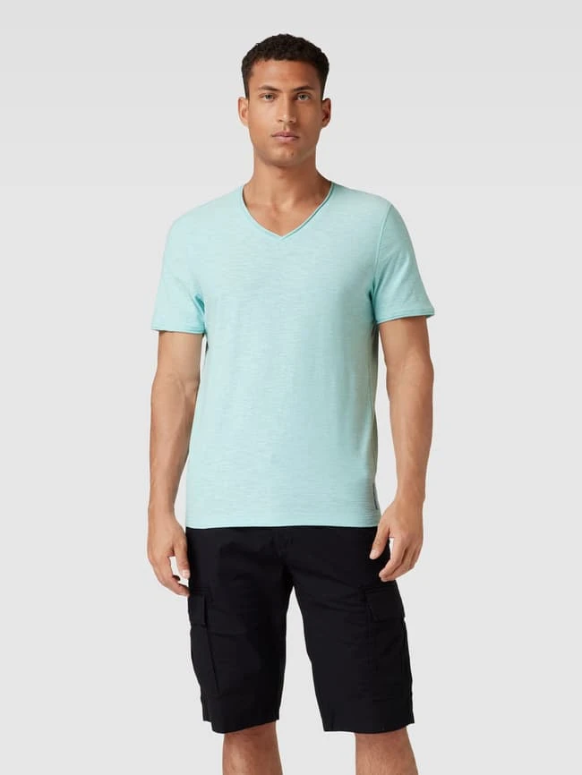 MCNEAL Regular Fit T-Shirt Aus Baumwolle Mit V-Ausschnitt - Helltürkis 4 MCNEAL Regular Fit T-Shirt Aus Baumwolle Mit V-Ausschnitt - Helltürkis – Bild 4