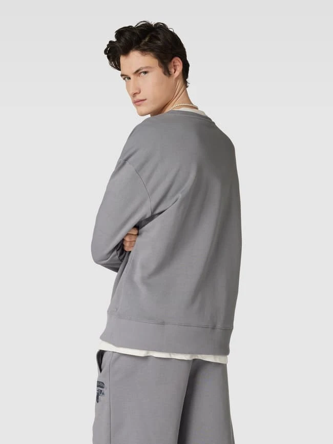 FILA Oversized Sweatshirt Mit Rundhalsausschnitt Modell 'BABEN' - Anthrazit 5 FILA Oversized Sweatshirt Mit Rundhalsausschnitt Modell 'BABEN' - Anthrazit – Bild 5