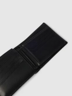 Quiksilver Portemonnaie Aus Leder Modell 'NEW MISS DOLLAR II' - Schwarz -Herrenbekleidung Angebote a5944l1o8t2jgka18t9j0ihl6h13eh9o95756khj8d450dhk6oq54c2d8oq3ajqba0rk6gai68q32e1haco30c9lcooj4ophcksj8phk69j62oj36somcpb26kp36ohm6li62pg