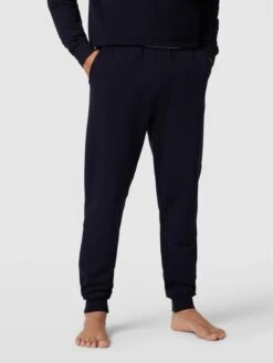 Guess Sweatpants Mit Gesäßtasche - Marineblau 8 Guess Sweatpants Mit Gesäßtasche - Marineblau -Herrenbekleidung Angebote ah7kalaiagq5cl227153ak9k6gq54k9l89al8la2ad0kekpi9sskicq3a94k6cq99164ocae6t334gho64o34ob574rj0chlcgoj6o9k6sq62e9ocks6acpgc8oj6c32c5hm8cg