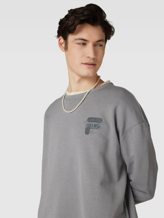 FILA Oversized Sweatshirt Mit Rundhalsausschnitt Modell 'BABEN' - Anthrazit 3 FILA Oversized Sweatshirt Mit Rundhalsausschnitt Modell 'BABEN' - Anthrazit – Bild 3