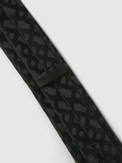 BOSS Seidenkrawatte Mit Allover-Muster (6cm) - Schwarz 5 BOSS Seidenkrawatte Mit Allover-Muster (6cm) - Schwarz -Herrenbekleidung Angebote al4kkk9n690jidii6p1kuda898rj8iad74s36cq48973gh1jad73gj2aa59l6hq76l44shaaa4s4ujhk8go68cr271j36o9g64omcdhkc5i6ce9k6pi38opp74q34d1g6phm4p8