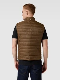 BOSS Steppweste Mit Label-Detail Modell 'Calano' - Mittelbraun -Herrenbekleidung Angebote aorlcdppad34gl21959kqkpm6t844dia8p4kui9p9d24qda8698jeea5856kmihn9l15ck1h89952l27913j2db6c4r3idr66kp3iphkc5i32o9i6lgjac35ccs64pj2ccrmcc0